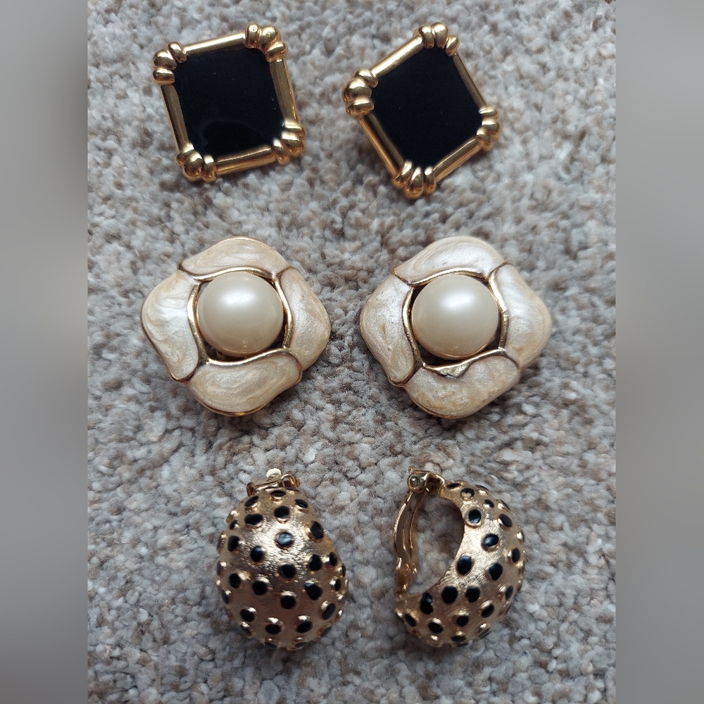 Gorgeous lot of vintage clip earrings